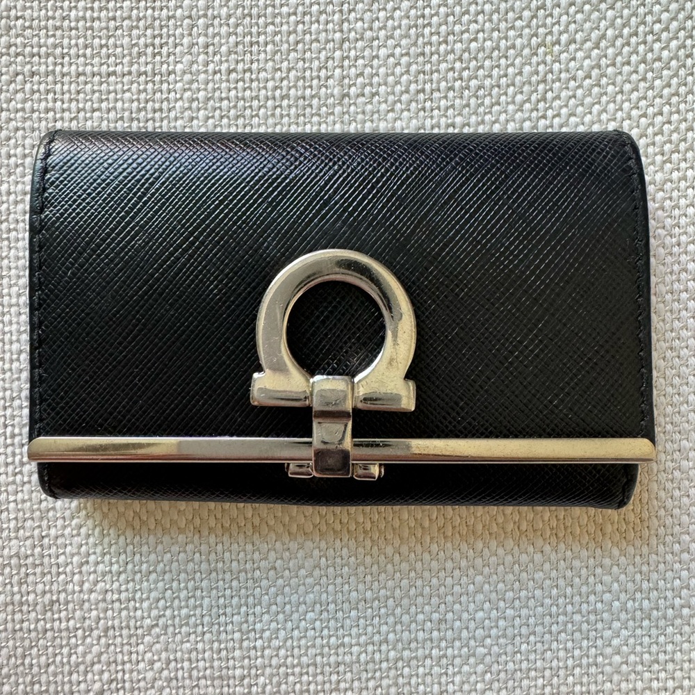 Authentic Salvatore Ferragamo Key Case Gancini Clip Leather 6 Ring